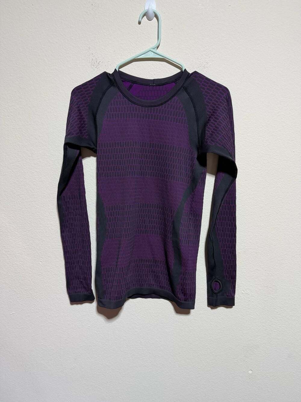 Lululemon Shirt Womens 4 Purple Black Textured Long Sleeve Pullover Fitted Yoga